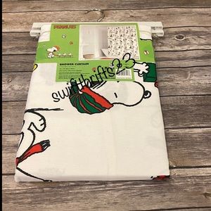 Peanuts Holiday/Christmas Shower Curtain